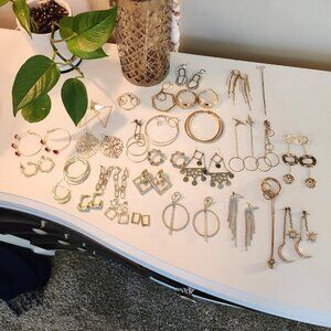 Lot of Womens Gold Fashion Earrings Maximalist Chic Elegant Holiday Party